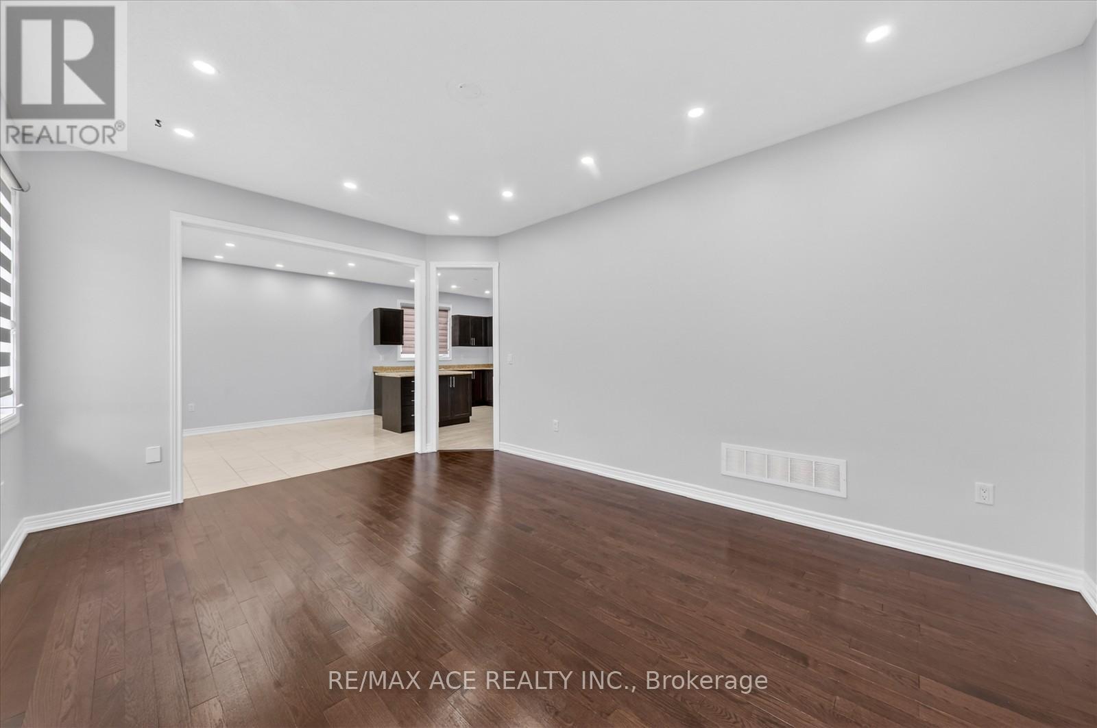 10 GUSUL AVENUE - 22