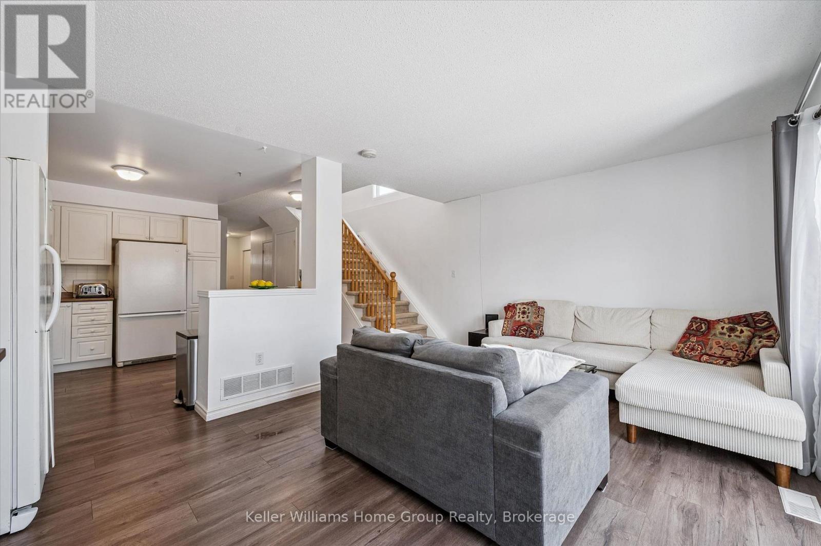 #23 151 CLAIRFIELDS DRIVE E - 11