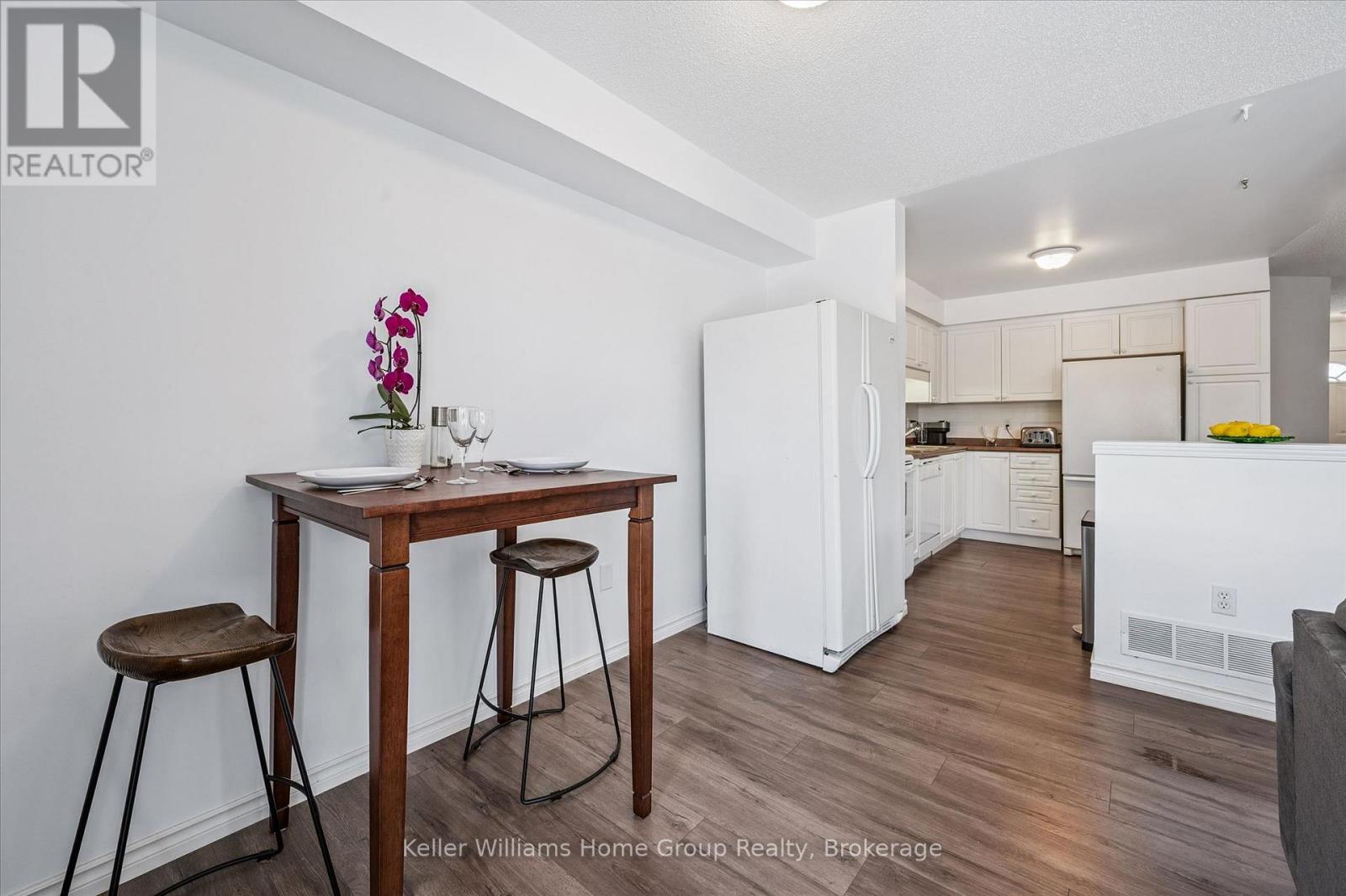 #23 151 CLAIRFIELDS DRIVE E - 12