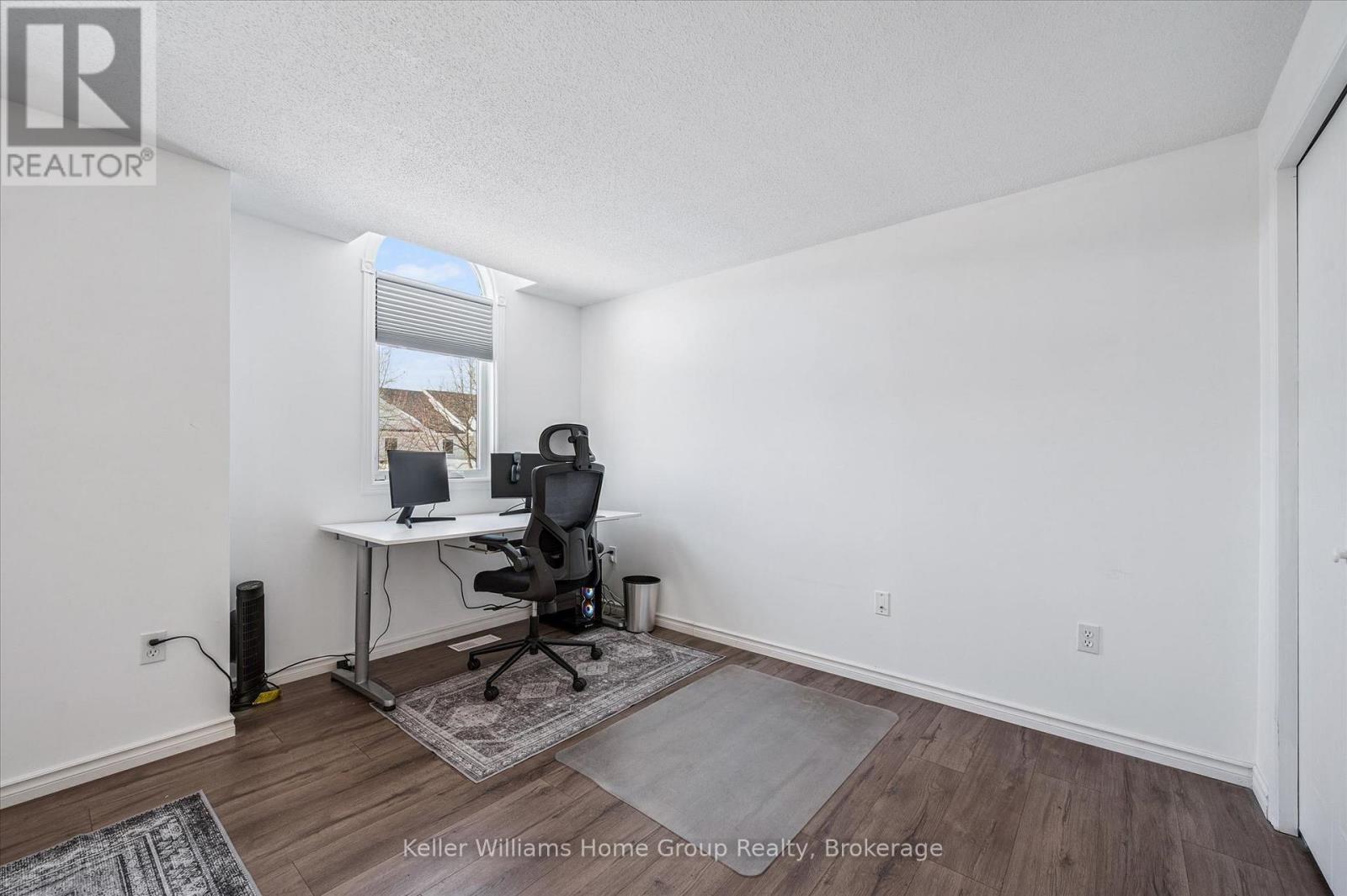 #23 151 CLAIRFIELDS DRIVE E - 21