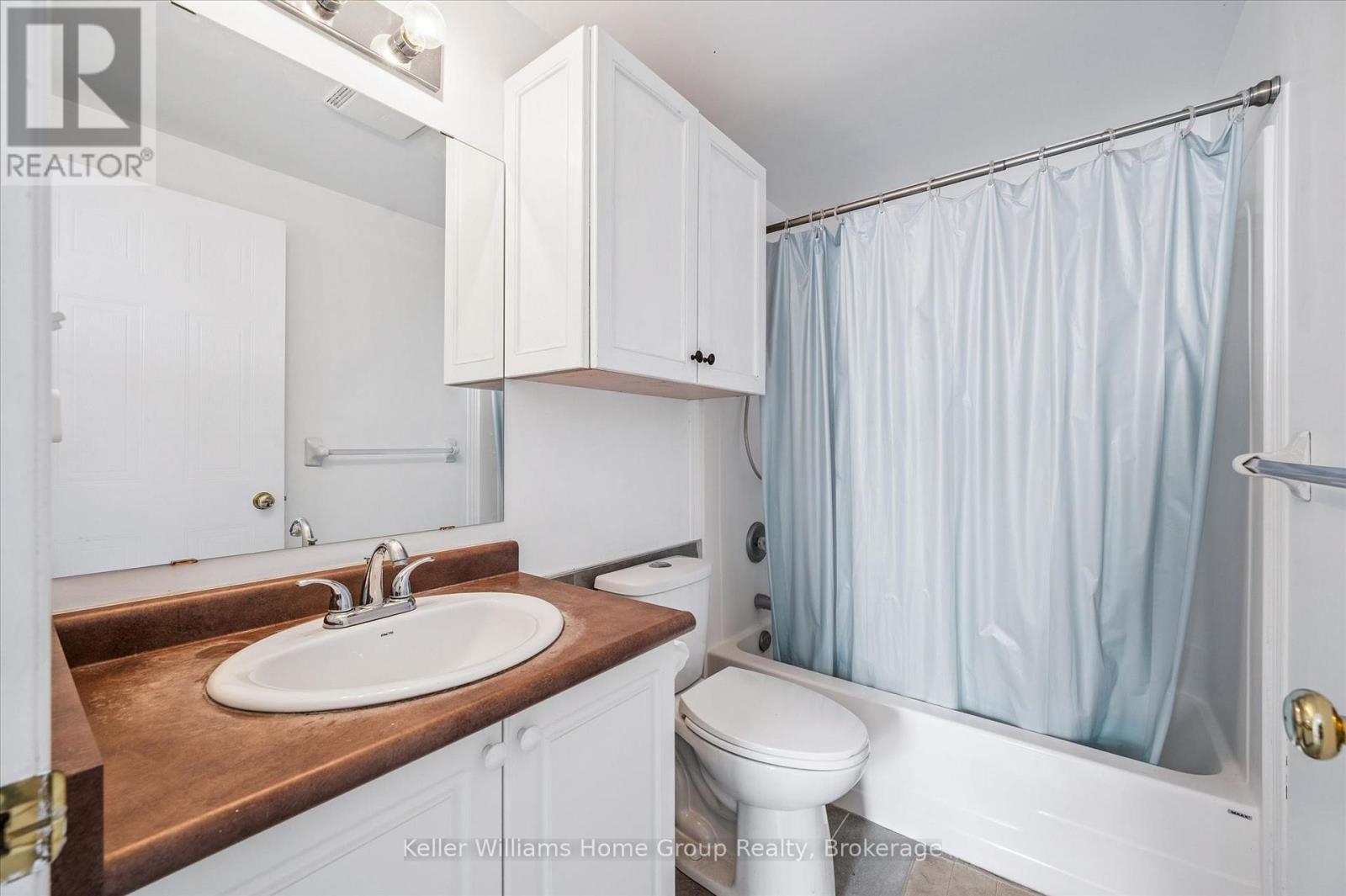 #23 151 CLAIRFIELDS DRIVE E - 23