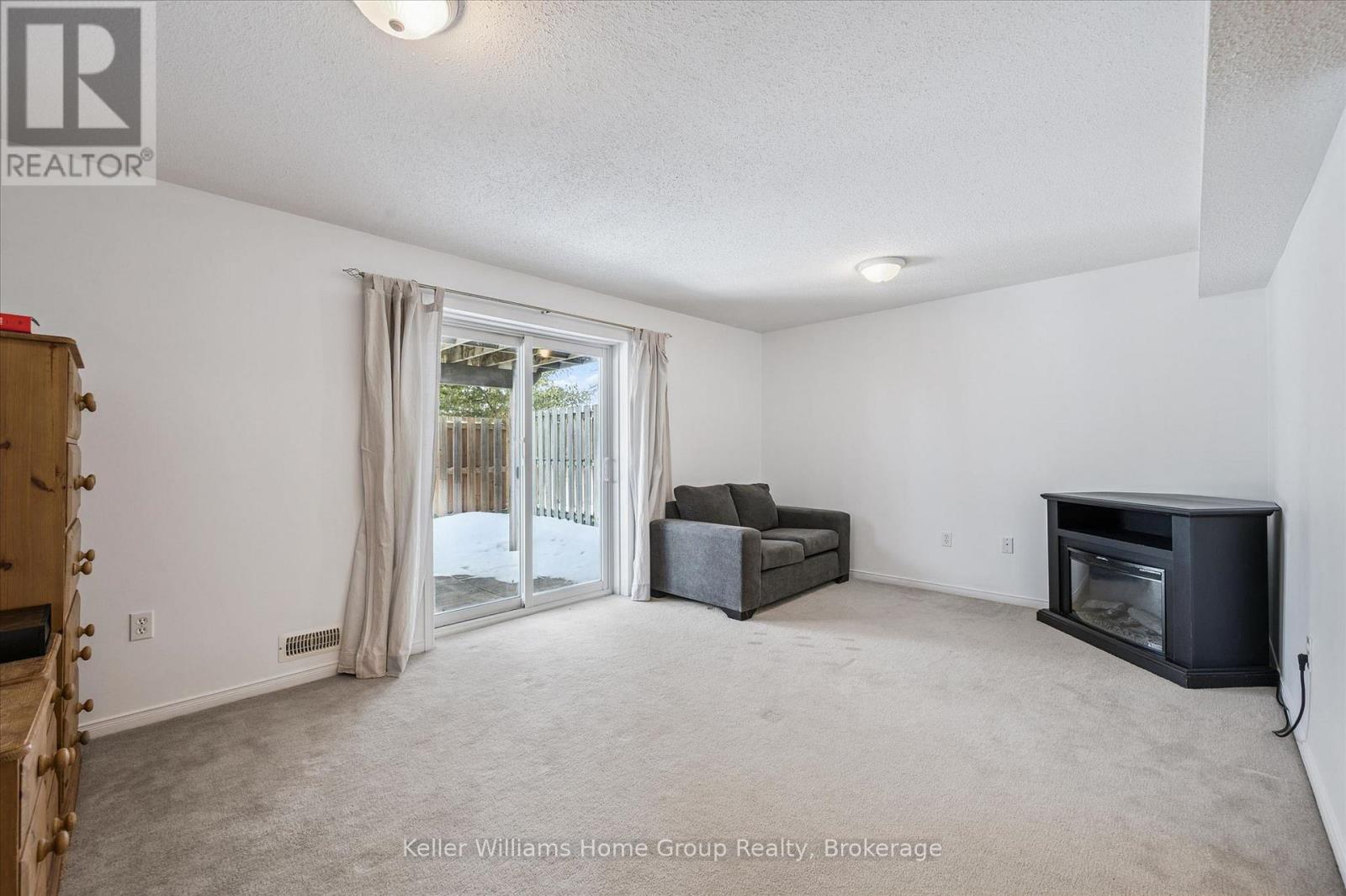 #23 151 CLAIRFIELDS DRIVE E - 25