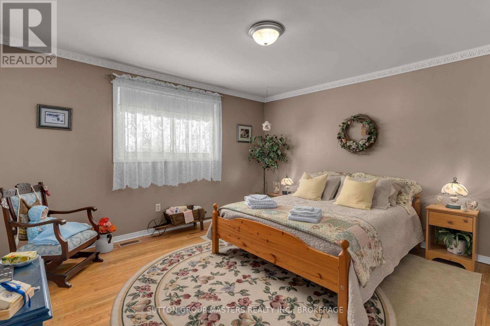 1104 SIDNEY STREET N - 21