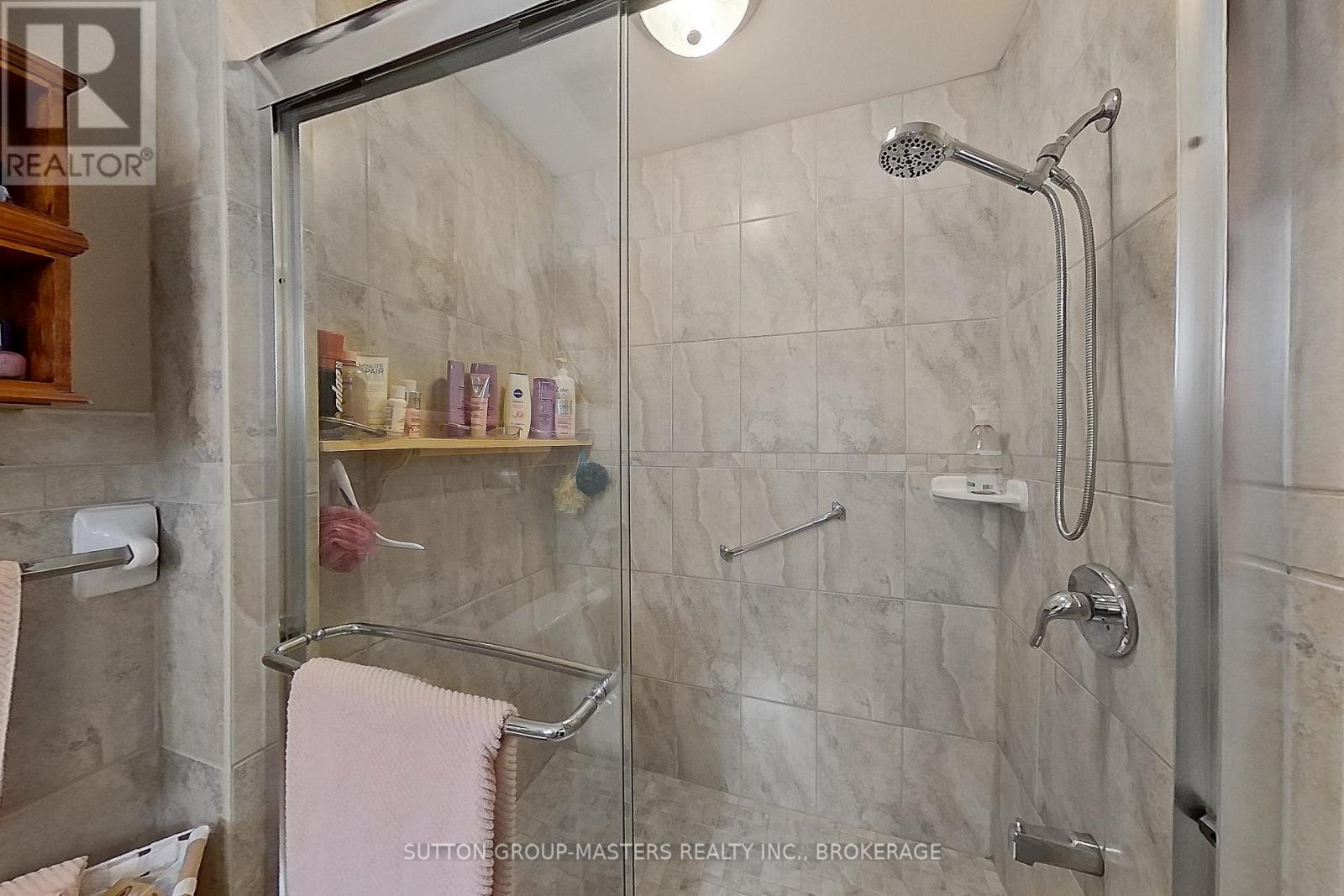 1104 SIDNEY STREET N - 32