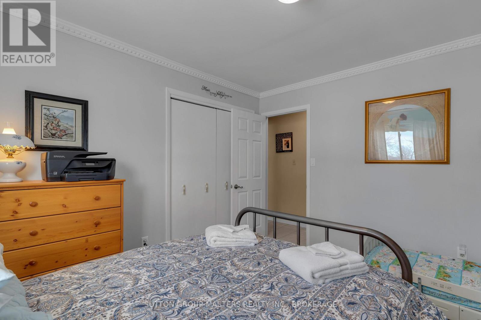 1104 SIDNEY STREET N - 27