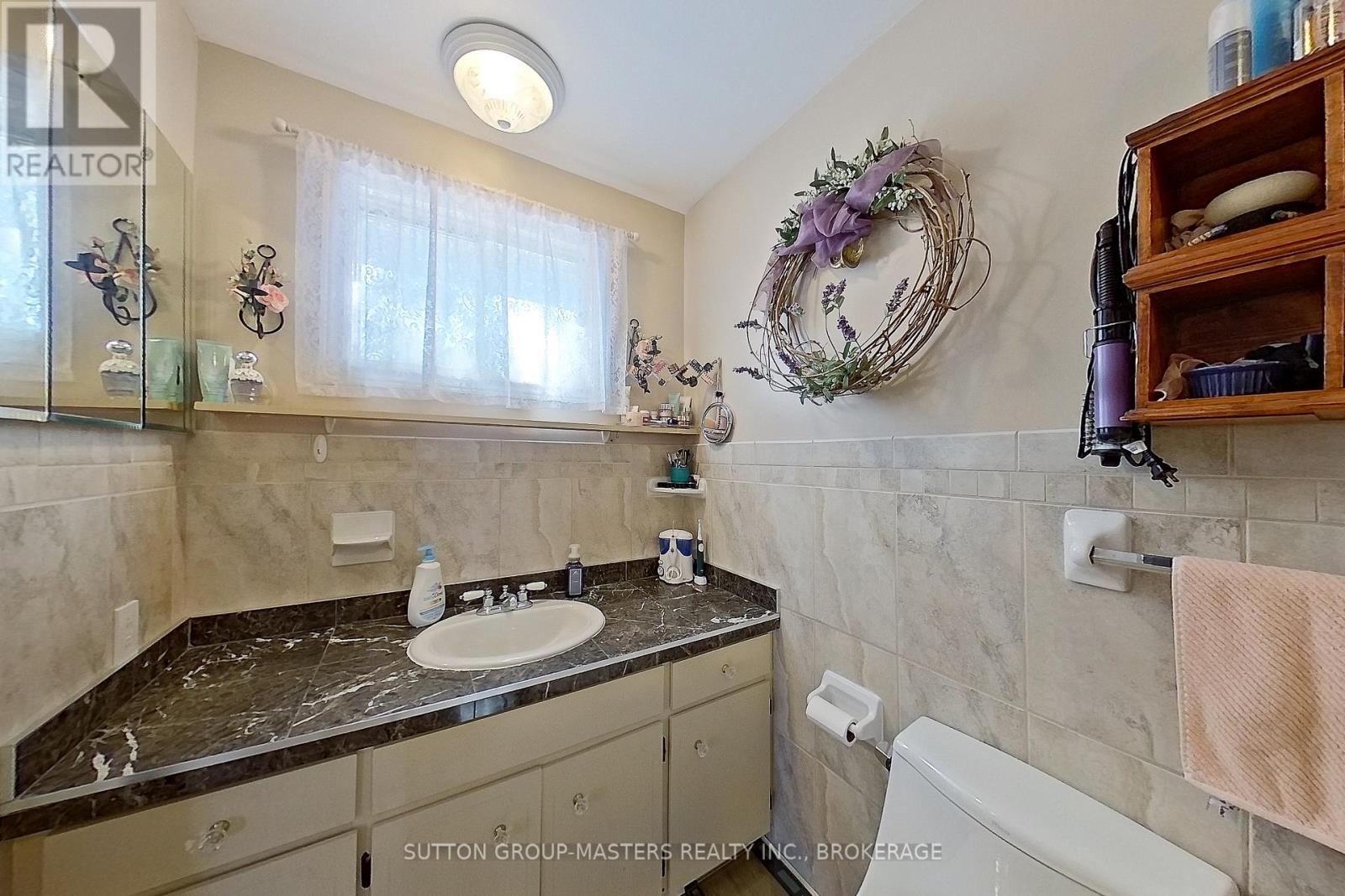 1104 SIDNEY STREET N - 31
