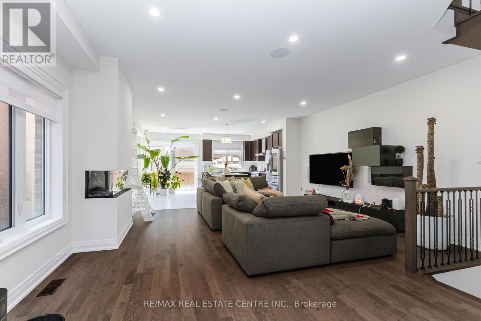 35 LOLLARD WAY - 10