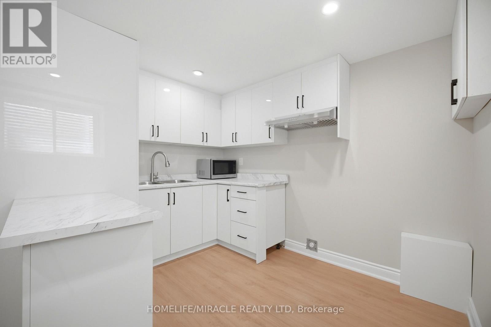 96 BONHAM BOULEVARD - 35