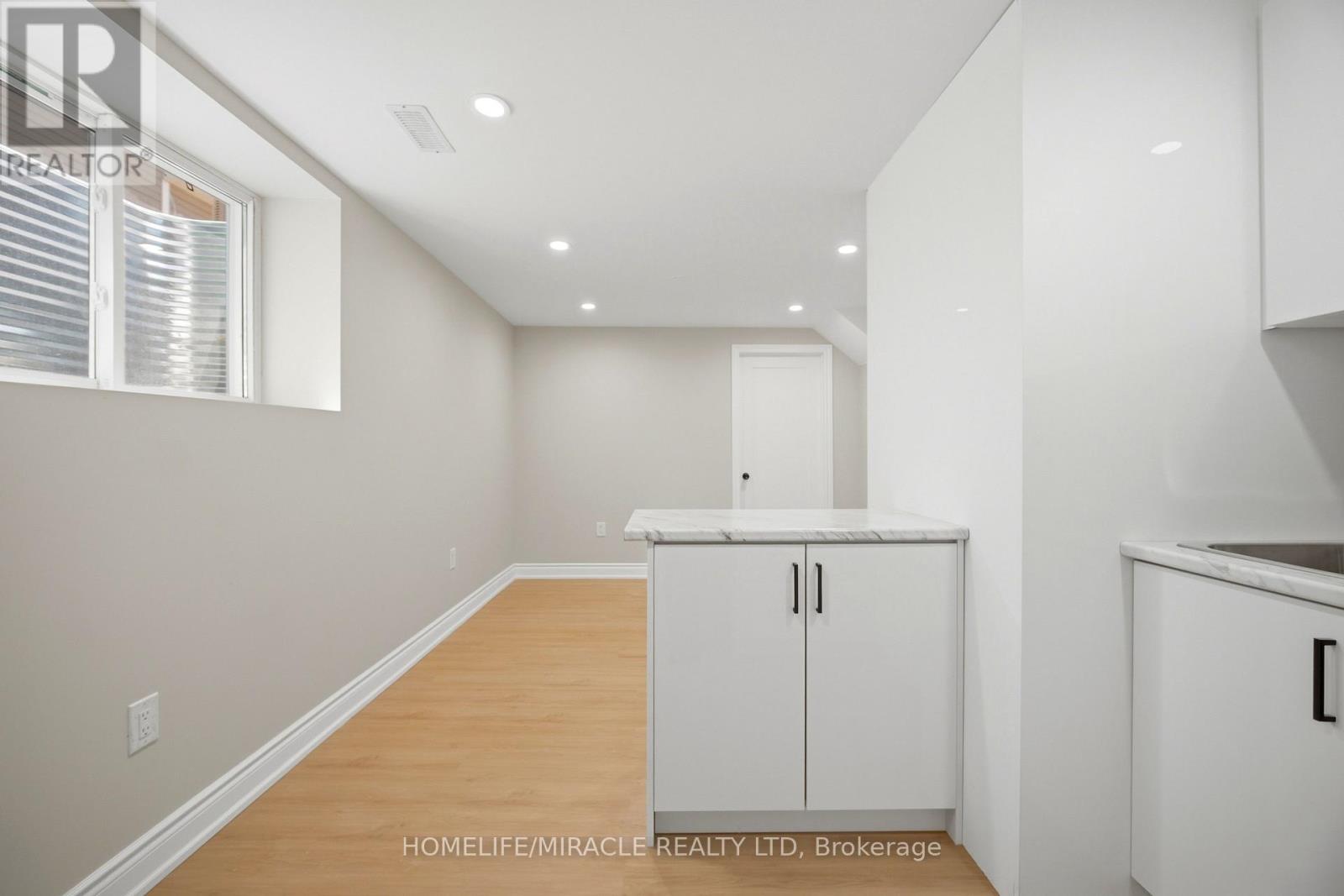 96 BONHAM BOULEVARD - 36