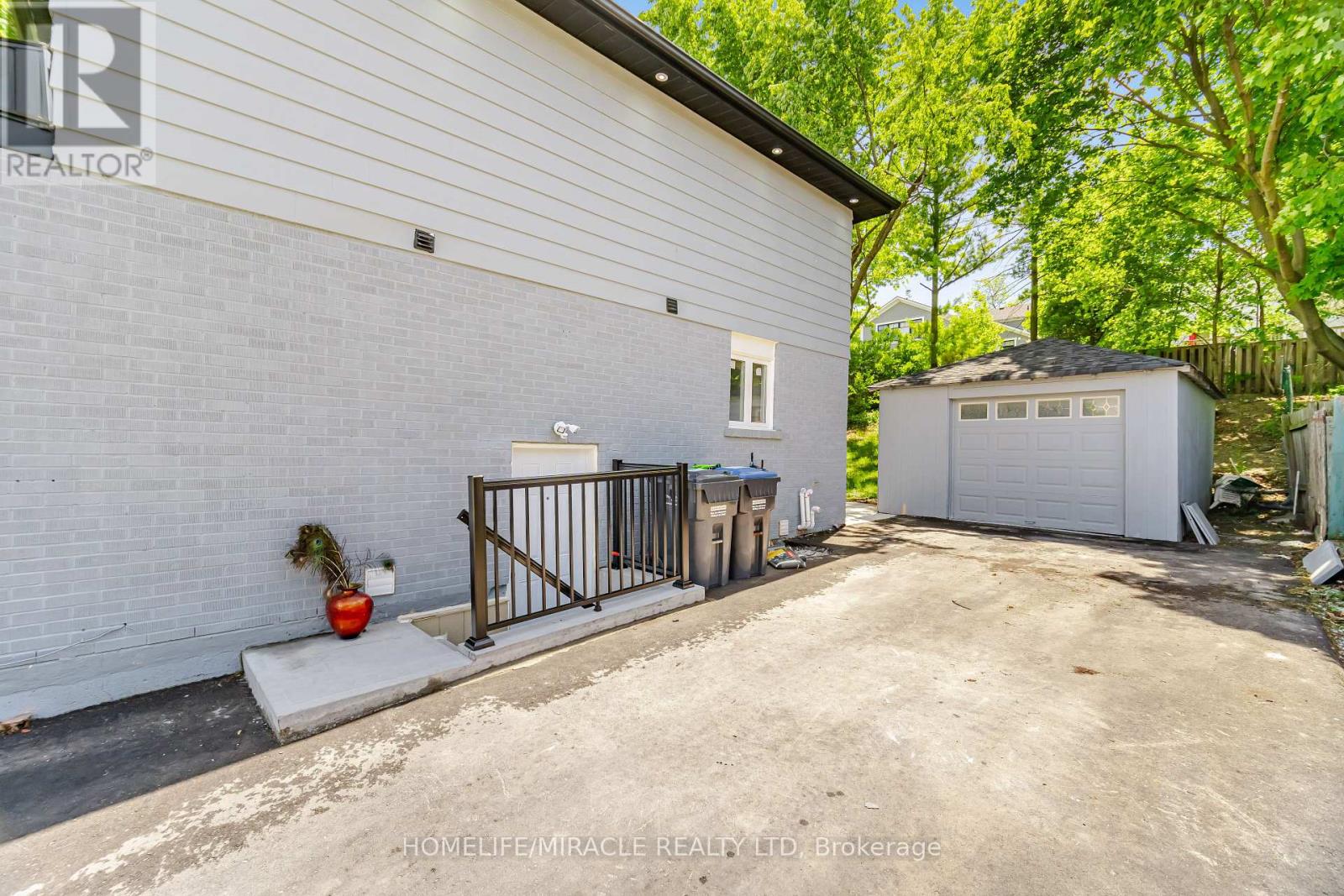 96 BONHAM BOULEVARD - 49
