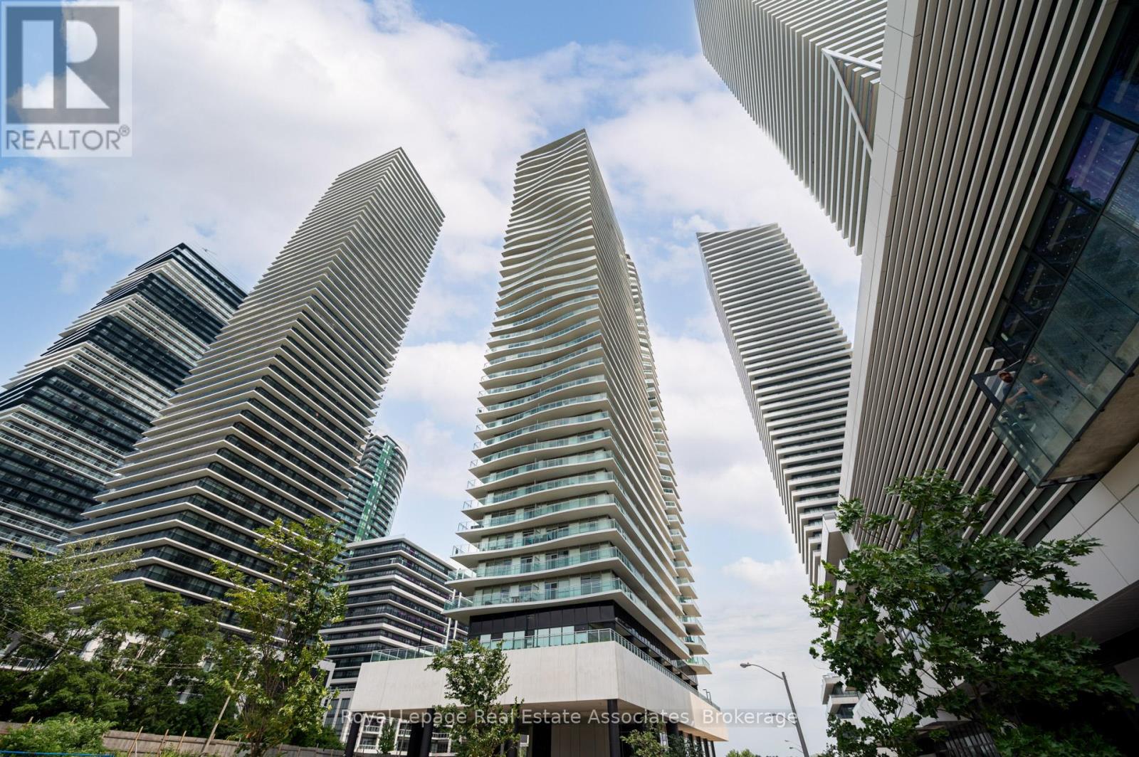 Listing photo of 2803 - 33 SHORE BREEZE DRIVE