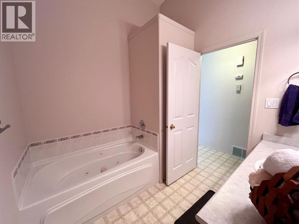 166 Hallam Drive — photo 22
