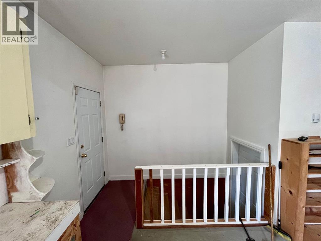 166 Hallam Drive — photo 37