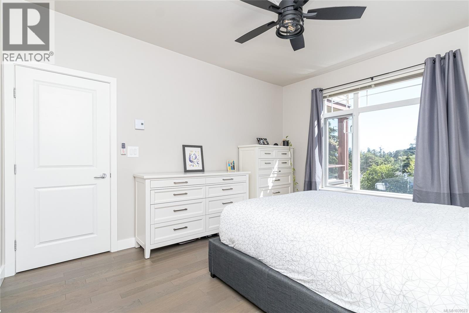 #308E 1115 Craigflower Rd - 14