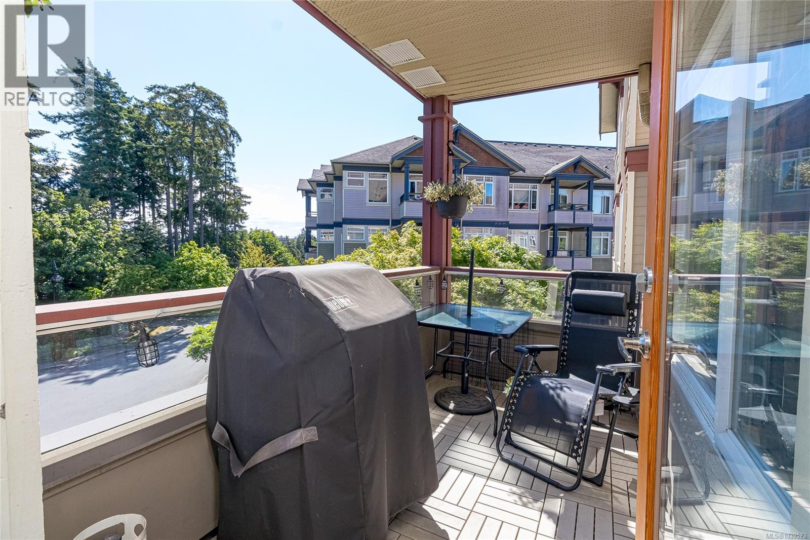 #308E 1115 Craigflower Rd - 23