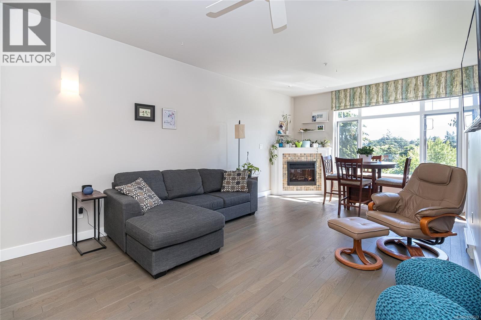 #308E 1115 Craigflower Rd - 4