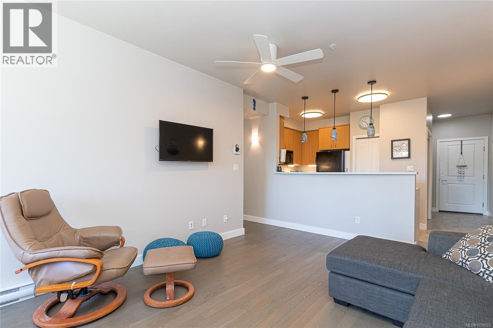 #308E 1115 Craigflower Rd - 6