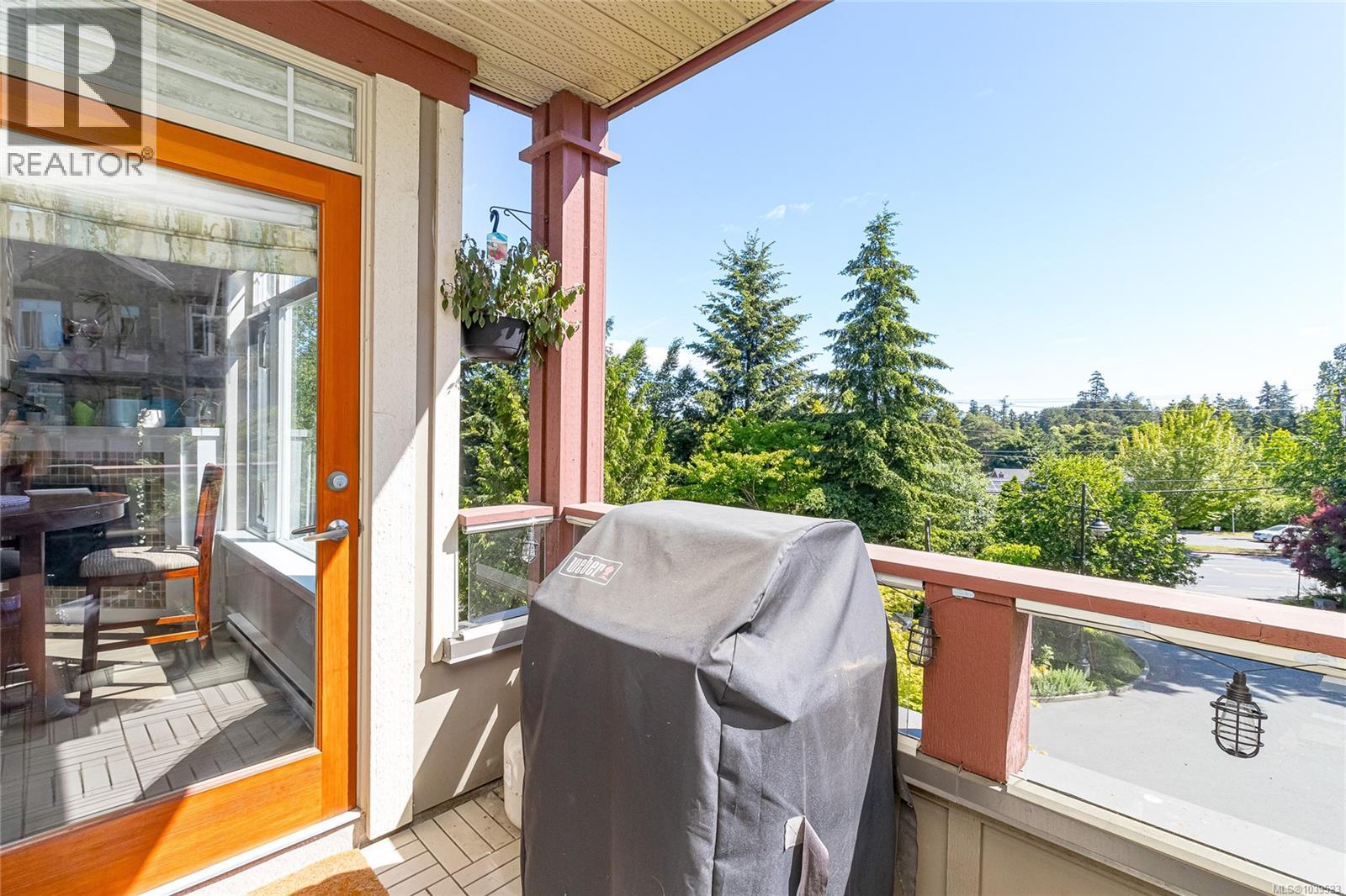 #308E 1115 Craigflower Rd - 9