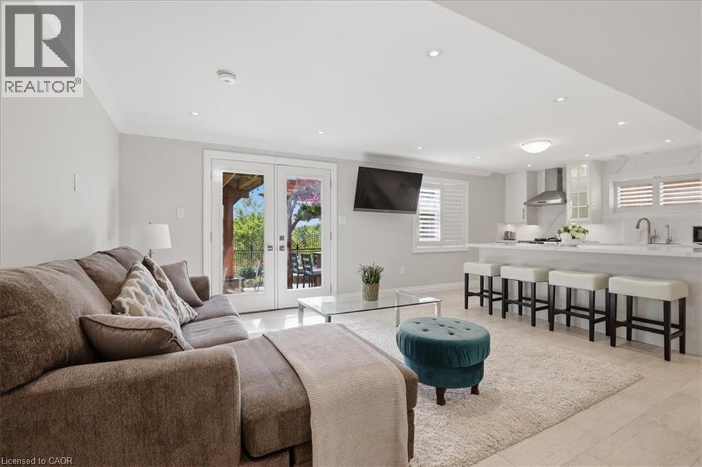 550 BRITTANIA Crescent - 24