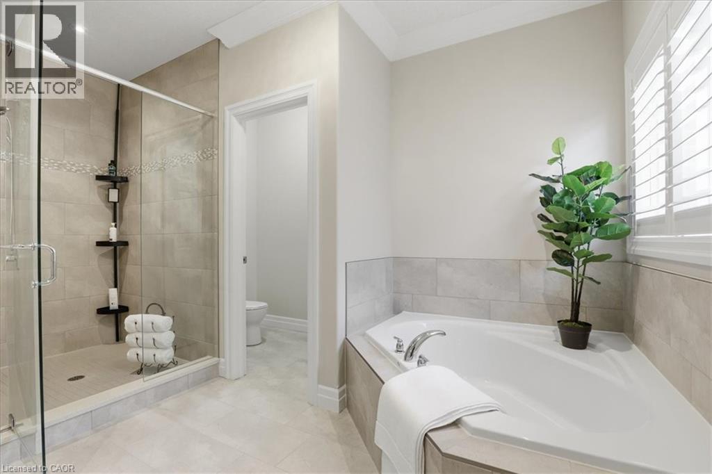 550 BRITTANIA Crescent - 32