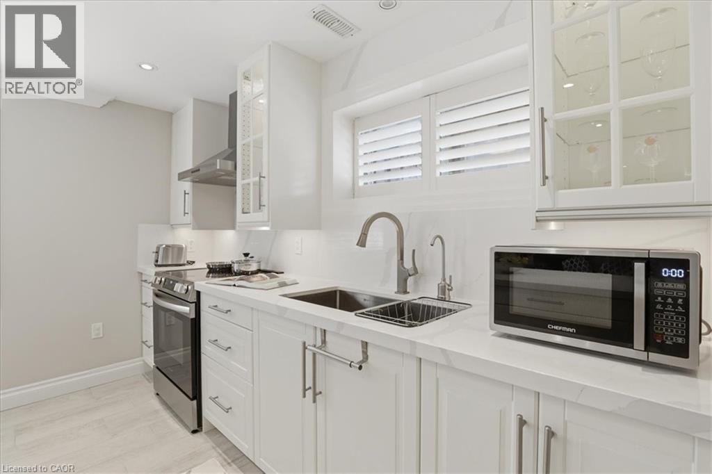 550 BRITTANIA Crescent - 39