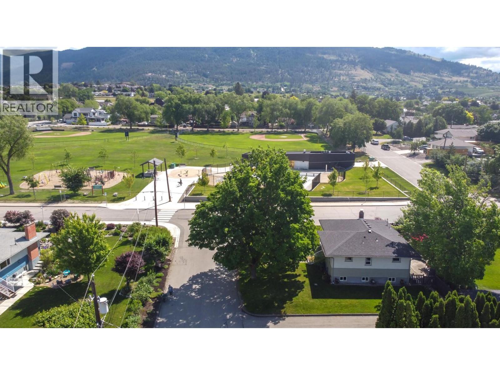 1800 30th Avenue - 76