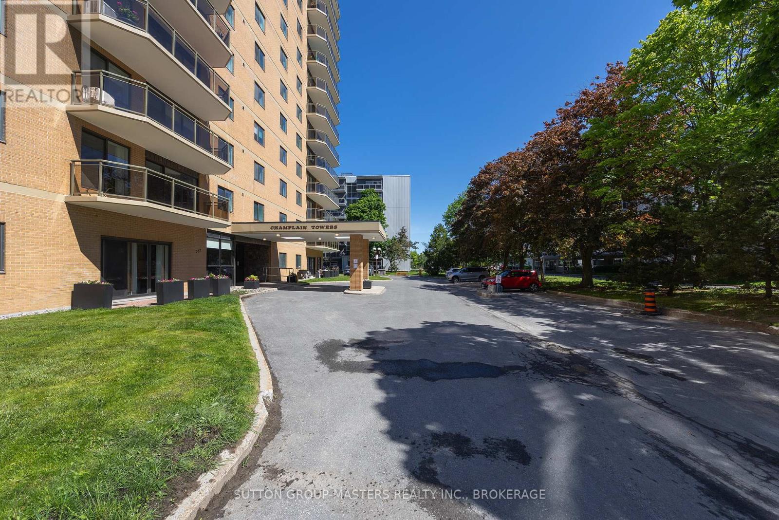 #102 257 BATH ROAD - 2