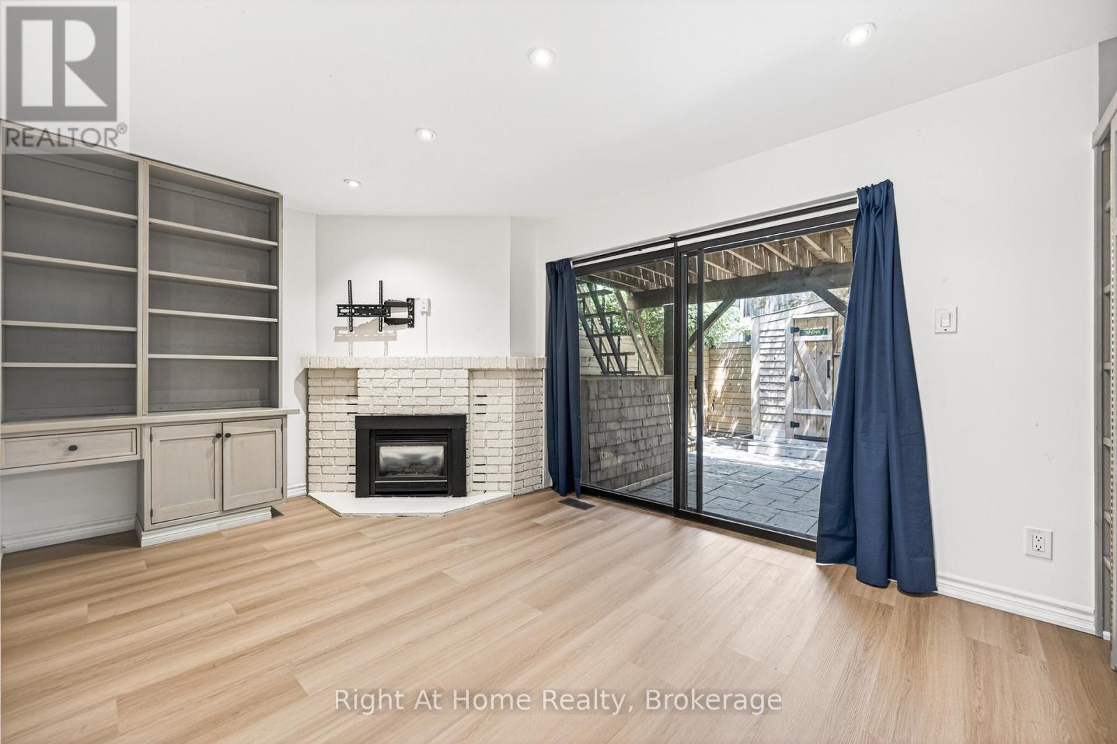 109 BRANT STREET - 10