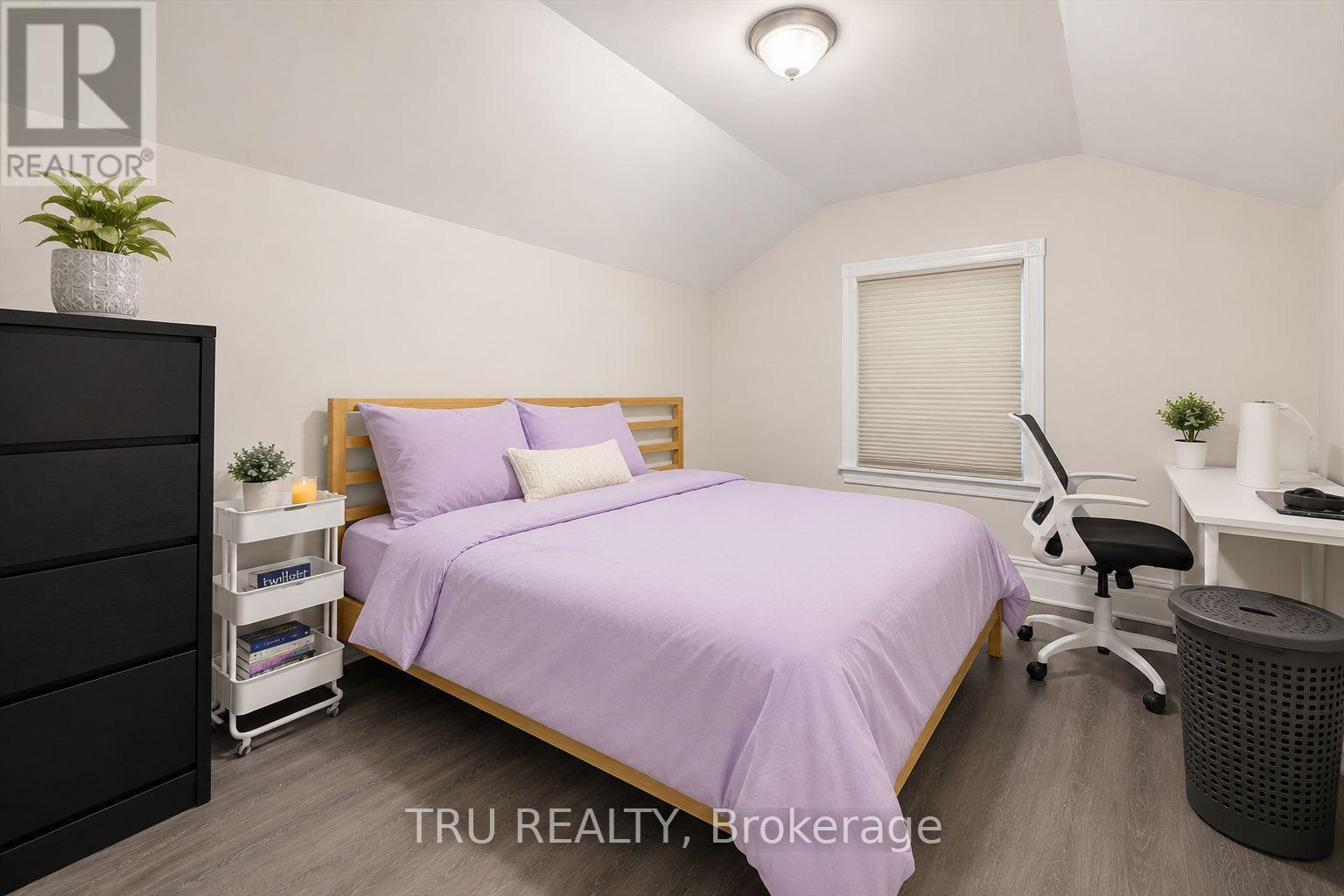 355 CAMBRIDGE STREET N - 12