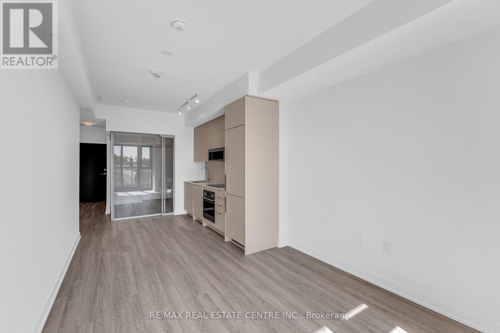 #422 250 LAWRENCE AVENUE W - 13
