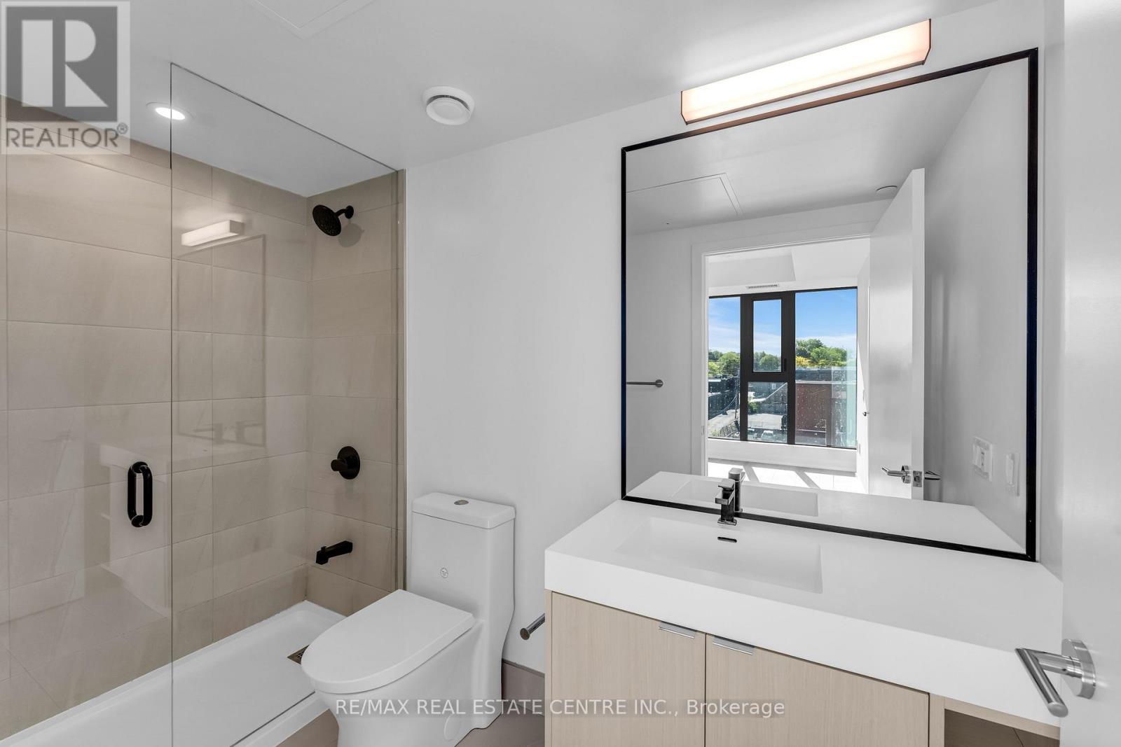 #422 250 LAWRENCE AVENUE W - 21