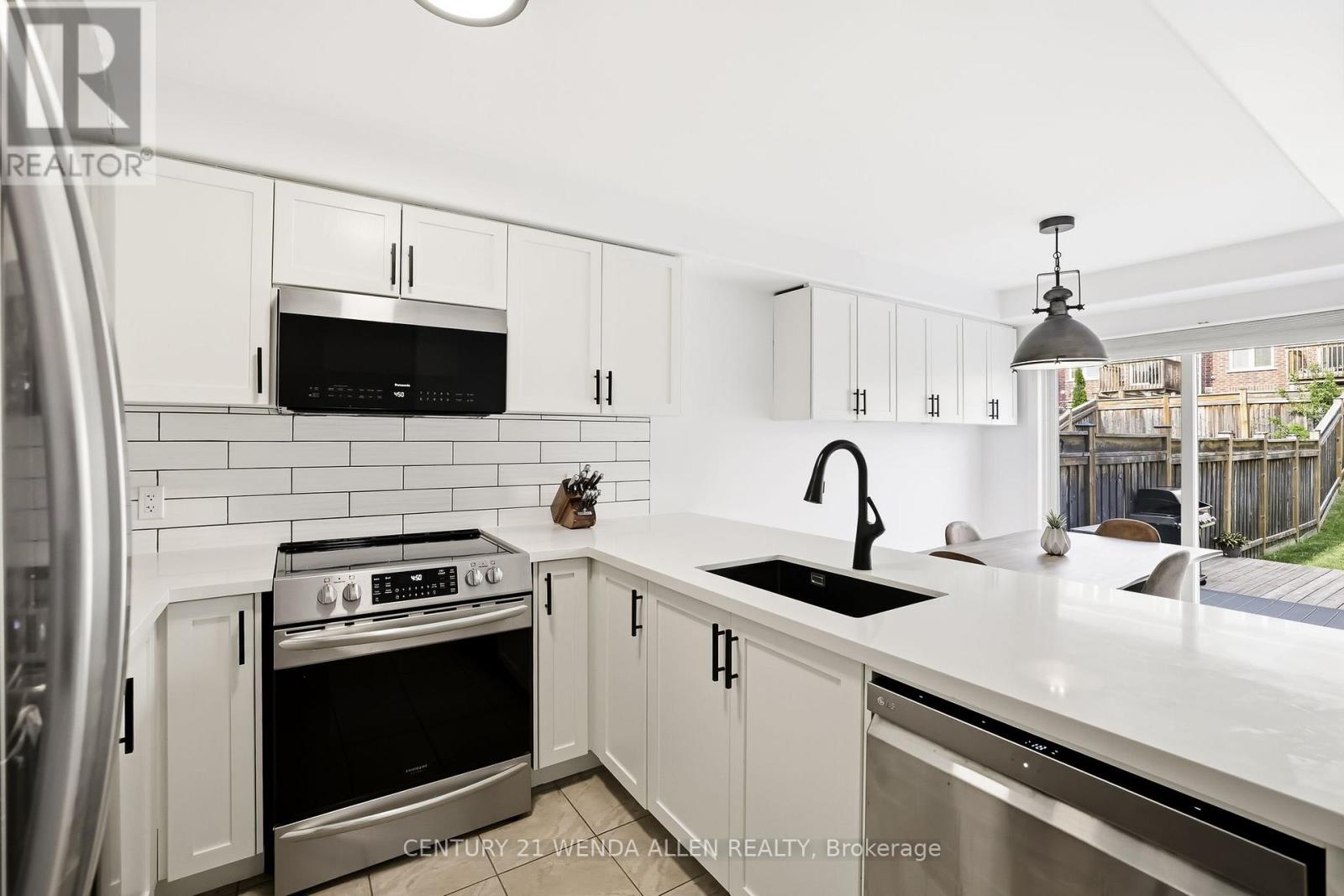 1821 SHELBURNE STREET - 13