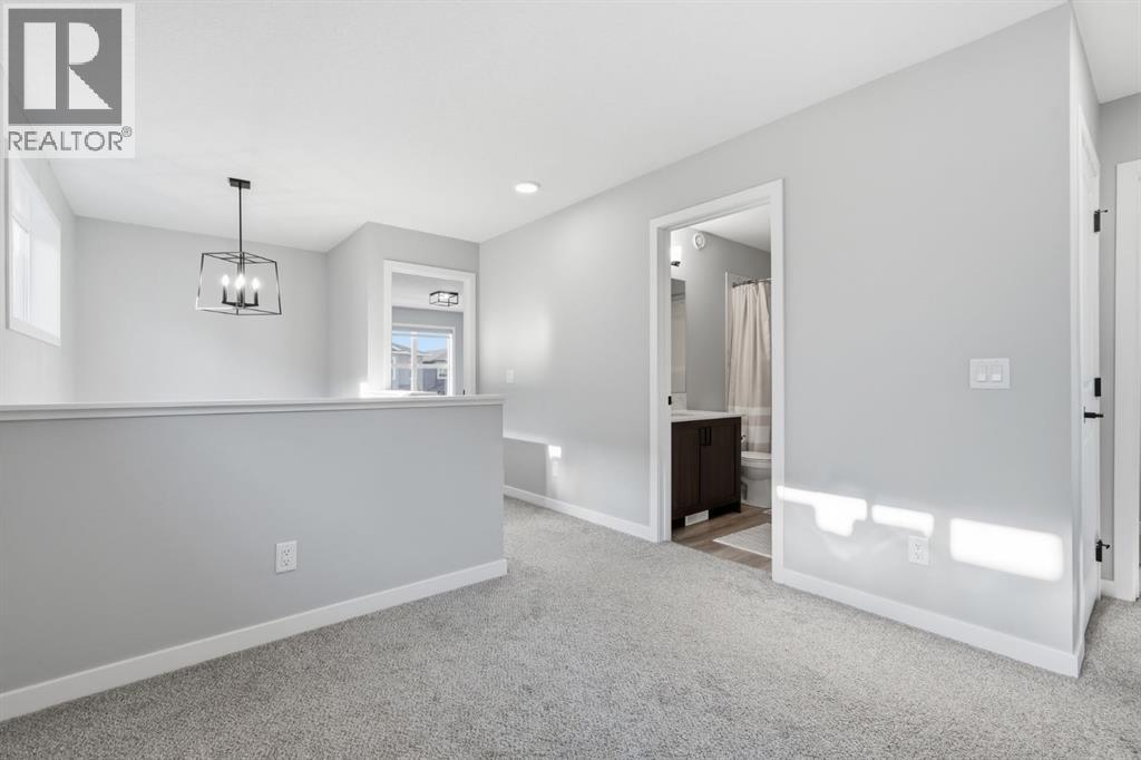 623 Savanna Crescent NE - 20