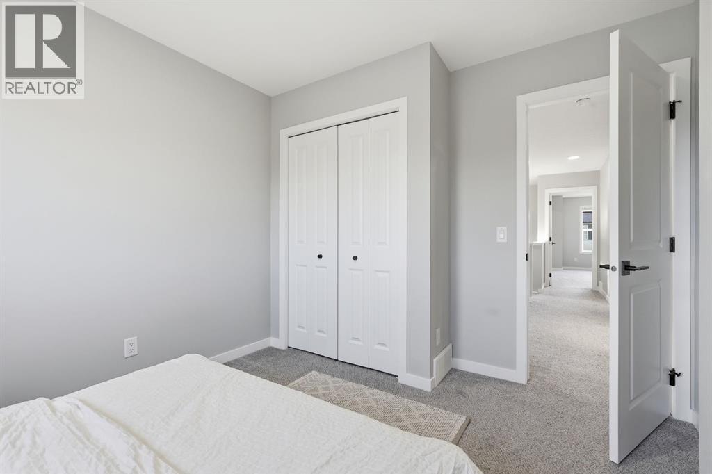 623 Savanna Crescent NE - 22