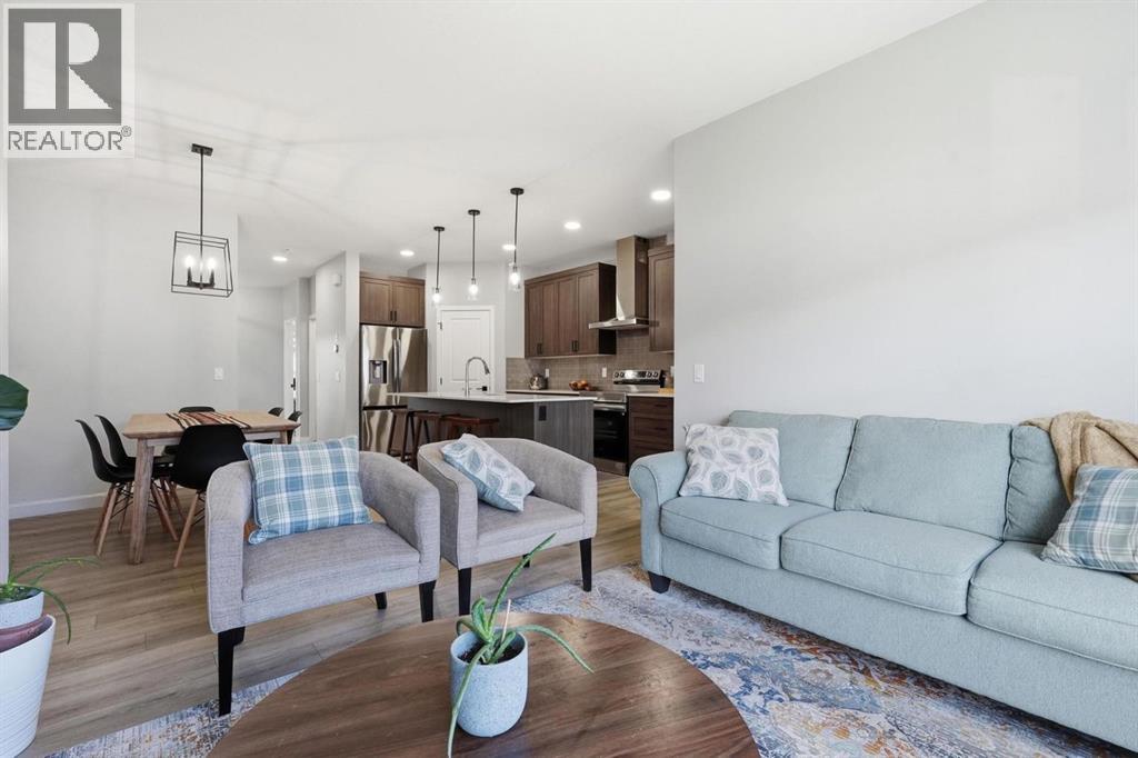 623 Savanna Crescent NE - 9