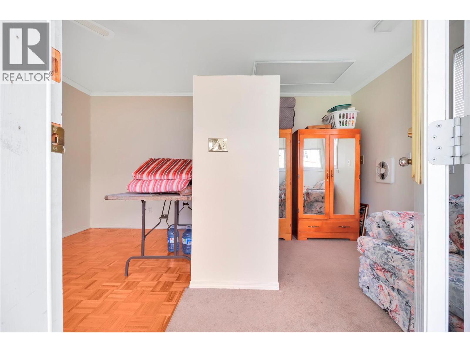 1708 MT NELSON Crescent - 35