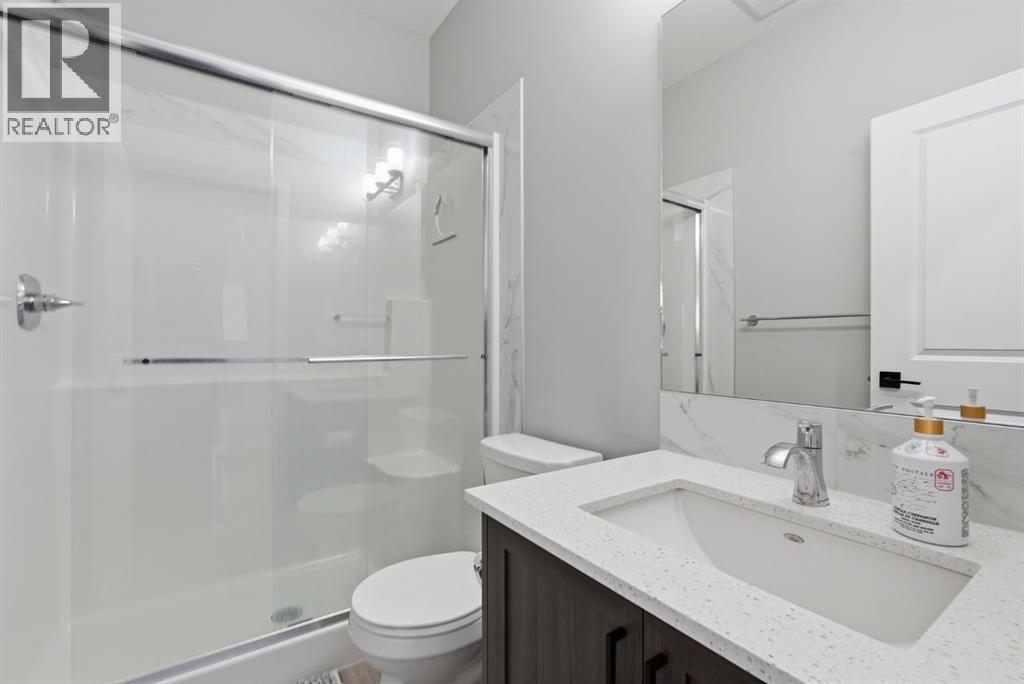 623 Savanna Crescent NE - 13