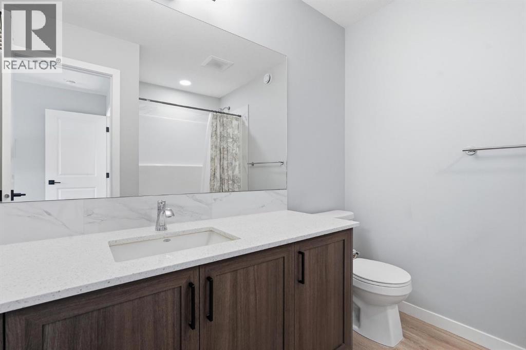 623 Savanna Crescent NE - 17