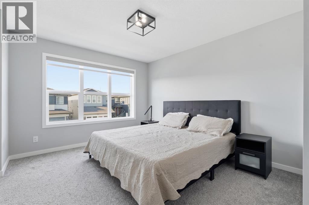 623 Savanna Crescent NE - 14