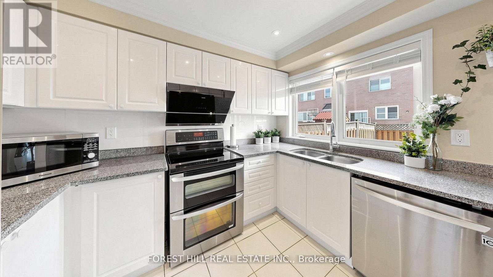 51 WINSTON CASTLE DRIVE - 17