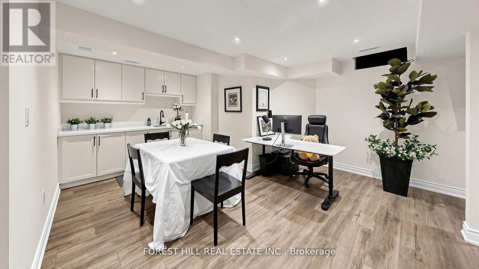 51 WINSTON CASTLE DRIVE - 38