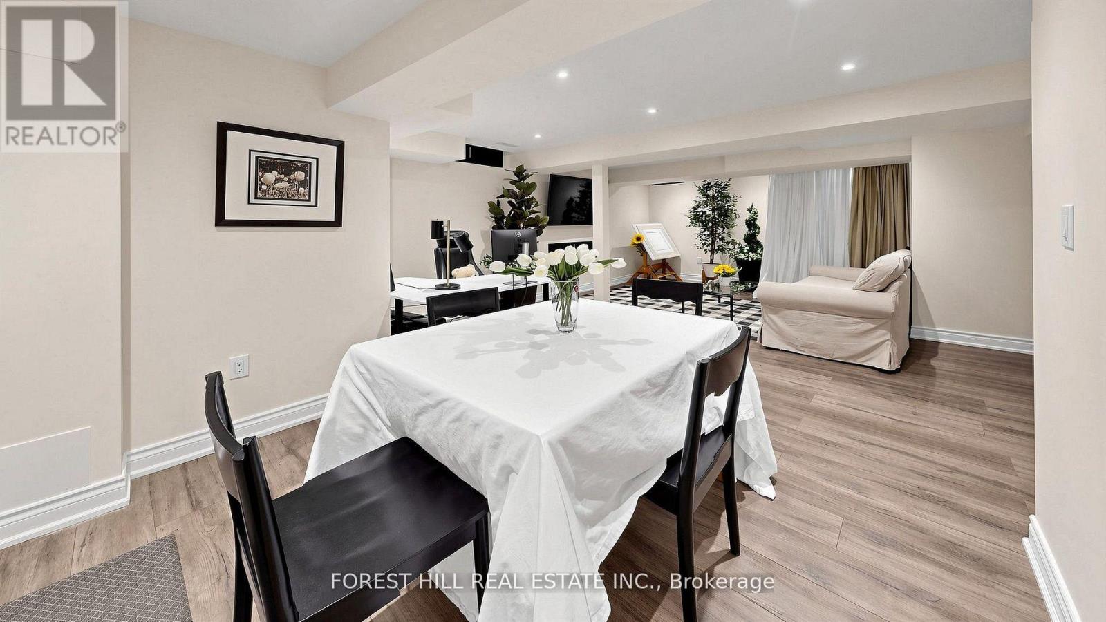 51 WINSTON CASTLE DRIVE - 39