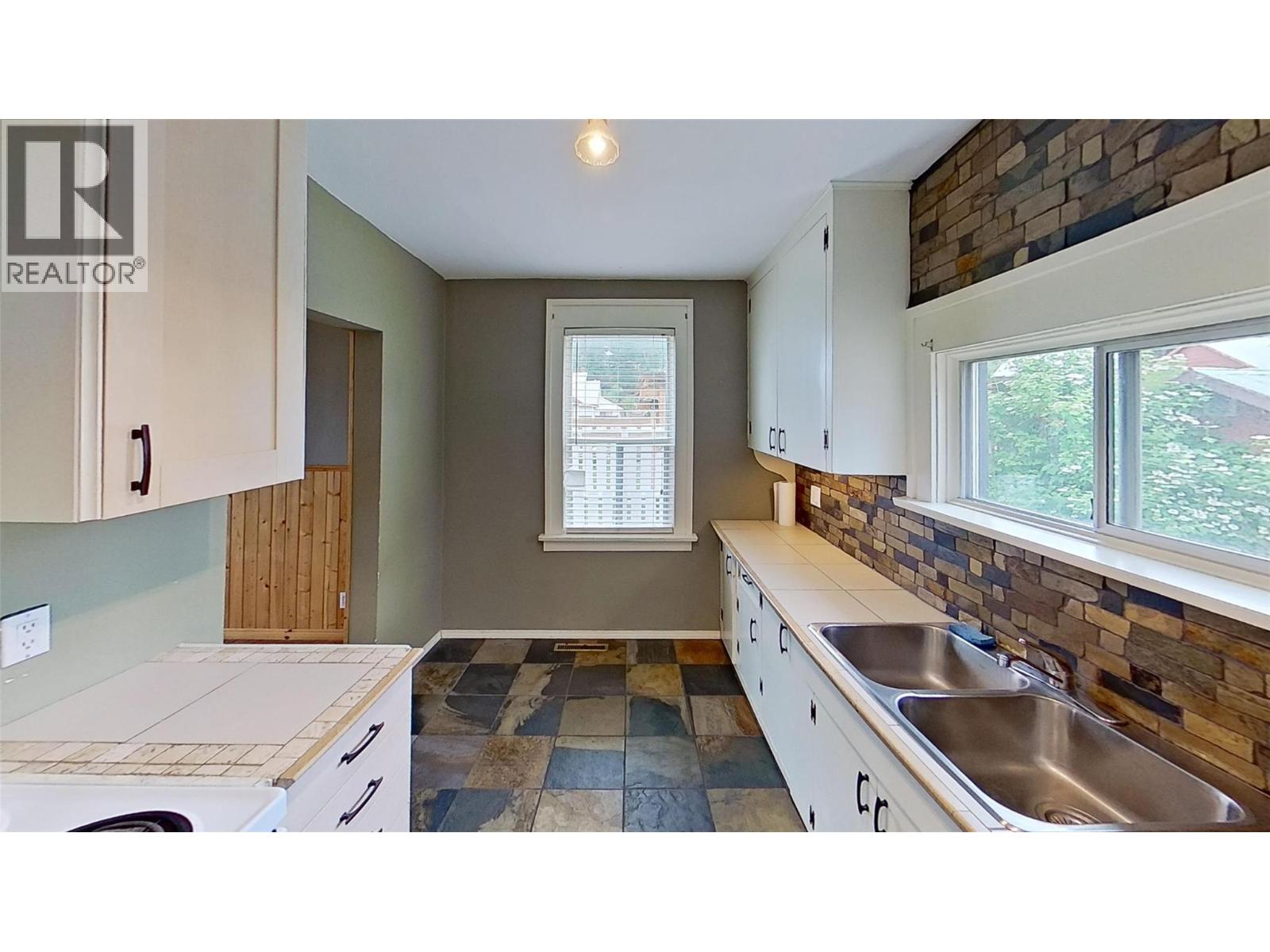 265 Buchanan Street - 8