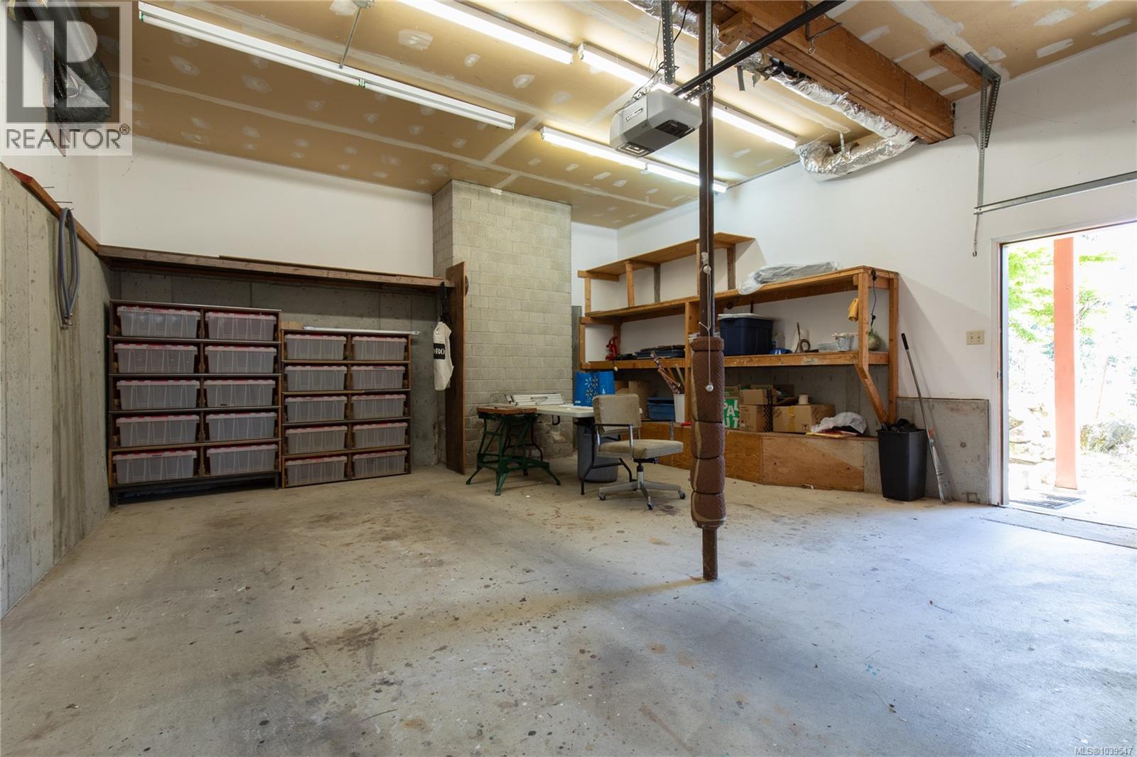 1599 Knight Court Rd - 44