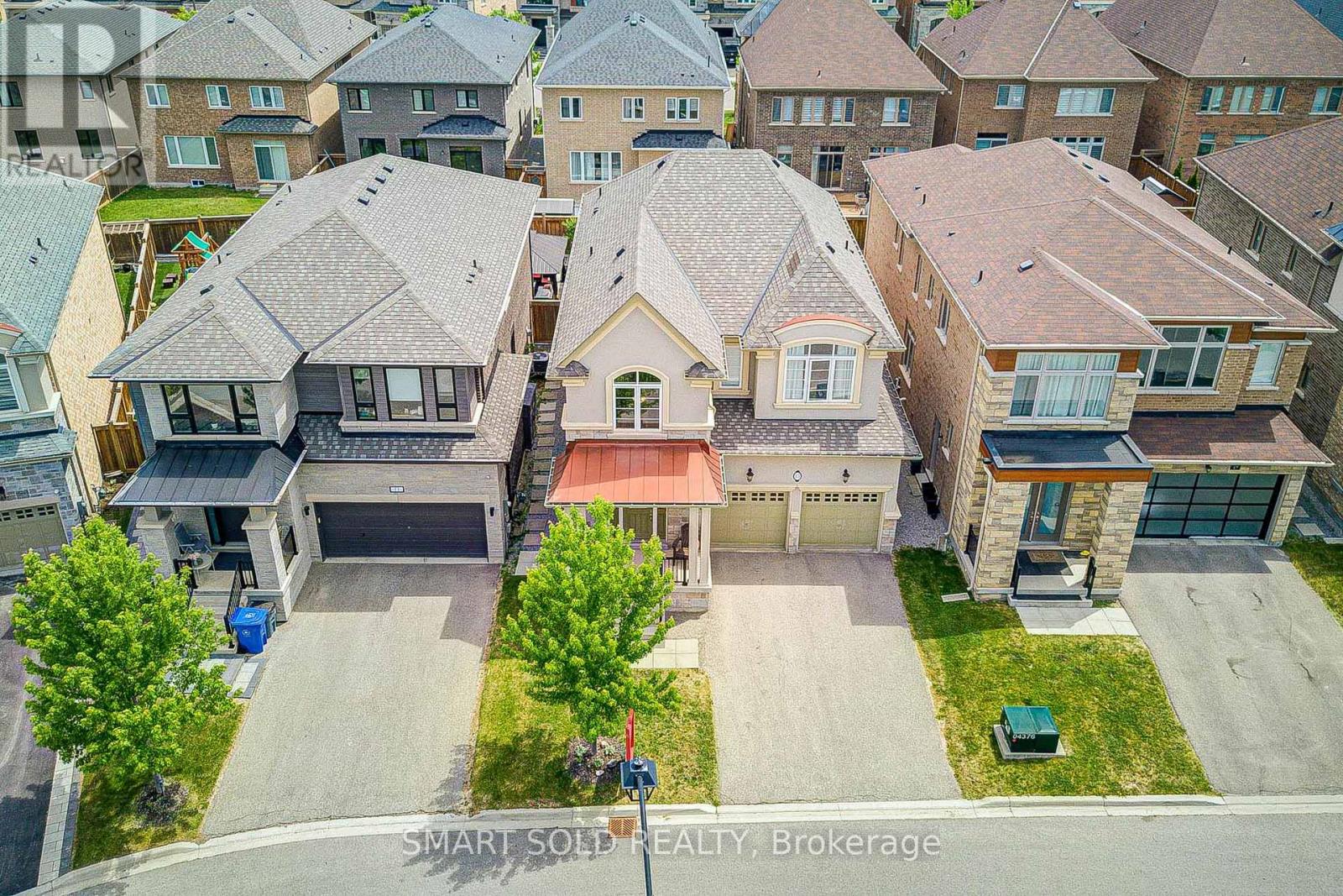 15 FOREST EDGE CRESCENT - 4
