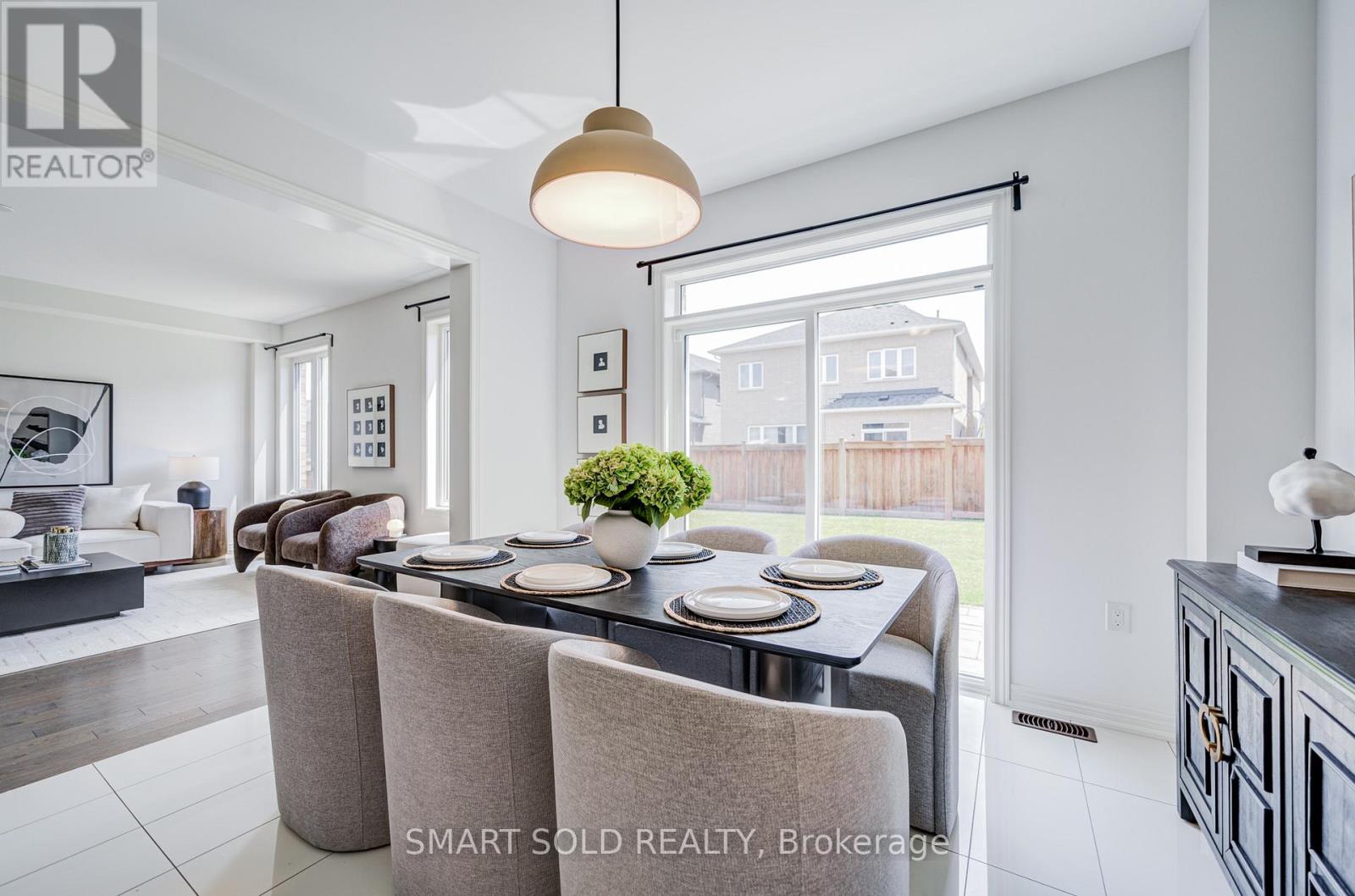 15 FOREST EDGE CRESCENT - 23