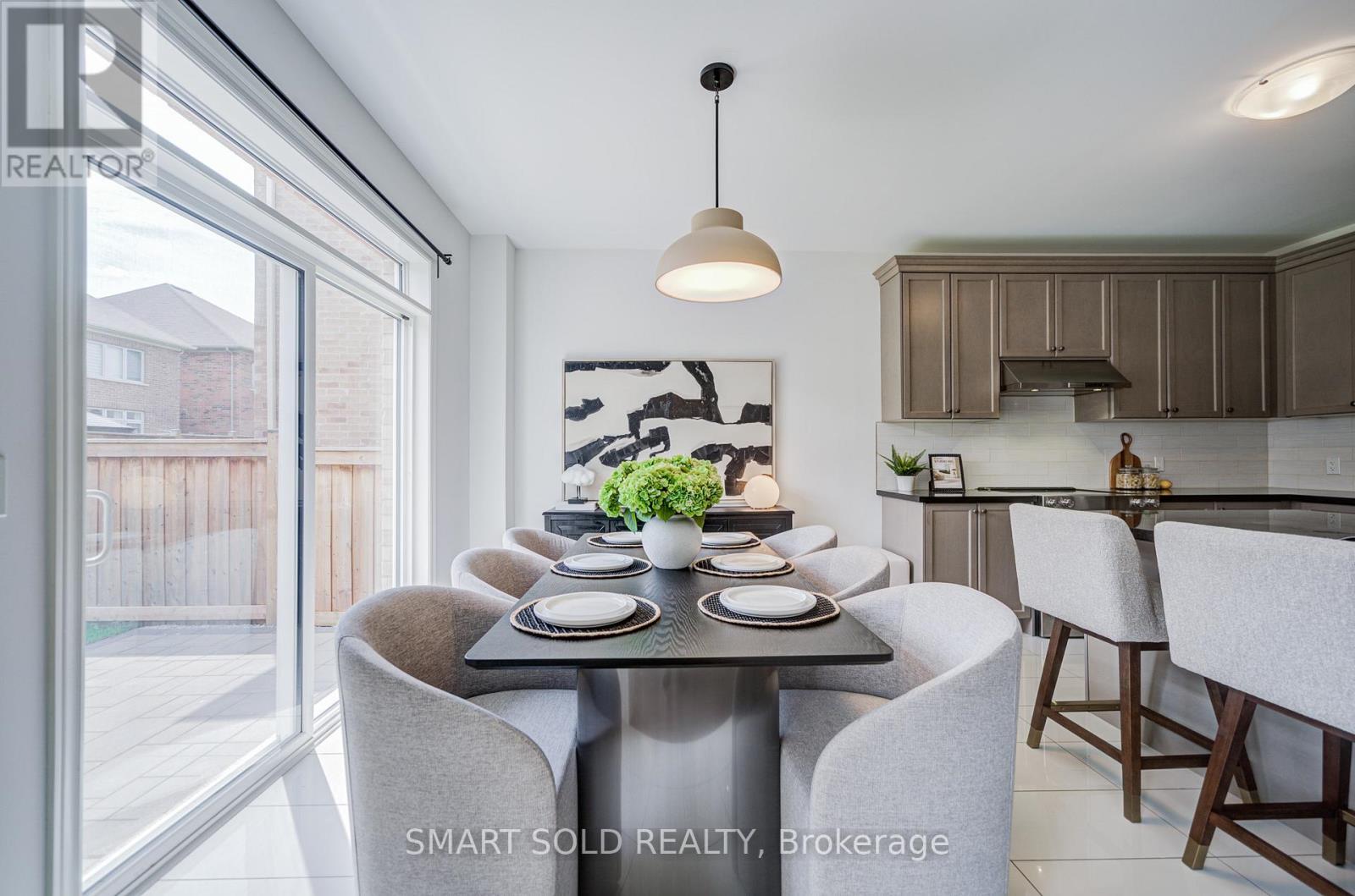 15 FOREST EDGE CRESCENT - 21