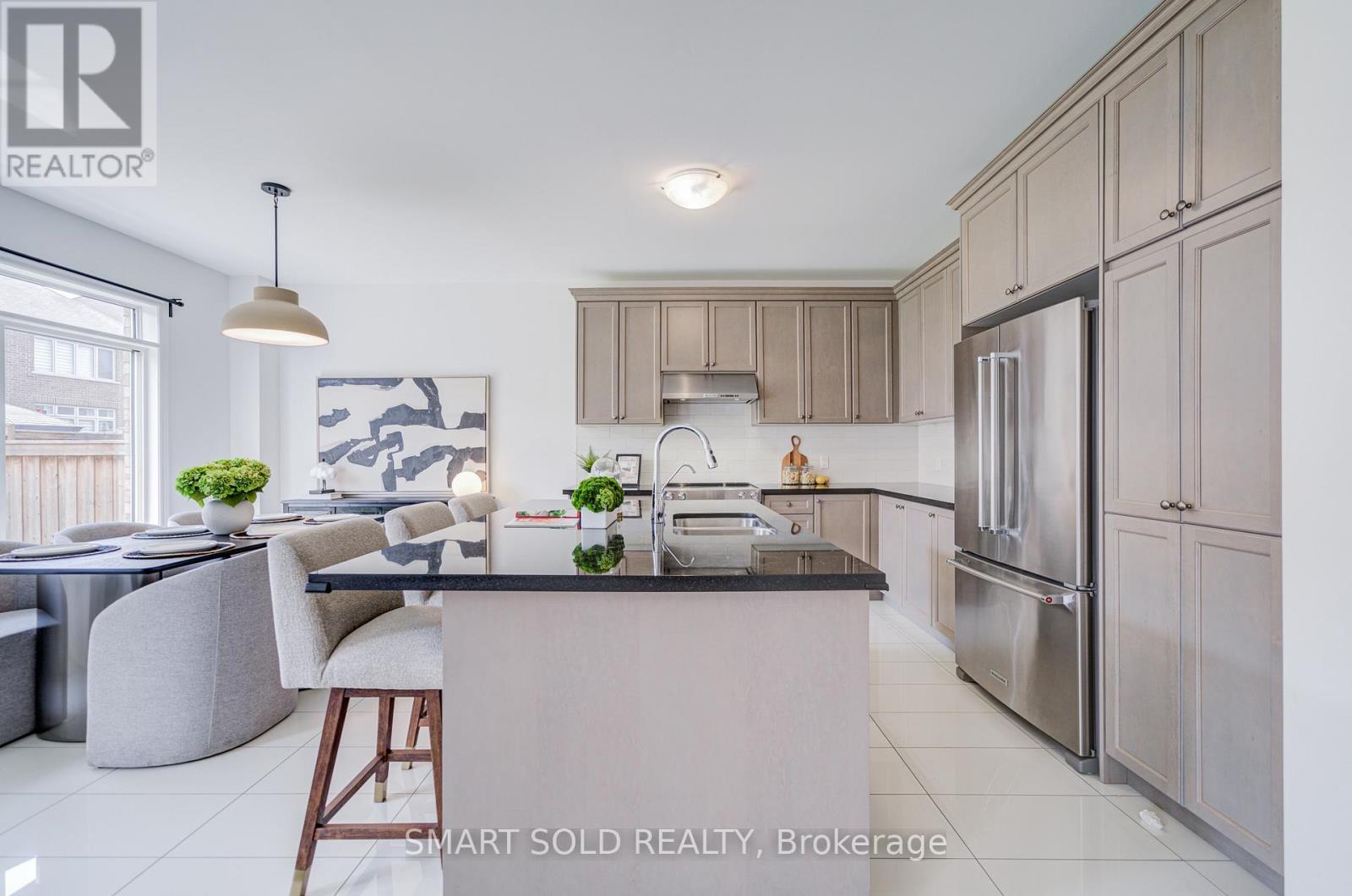 15 FOREST EDGE CRESCENT - 27