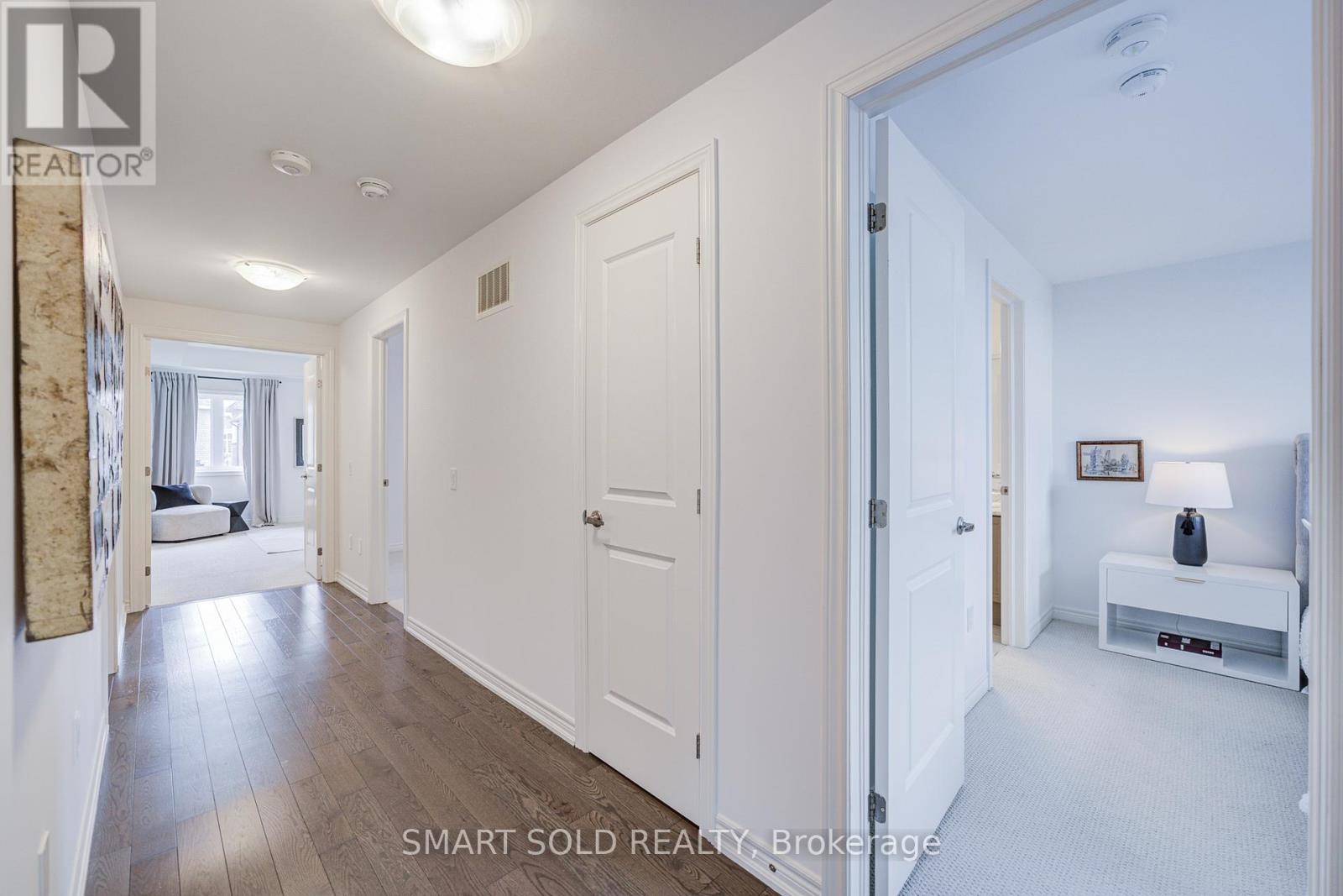 15 FOREST EDGE CRESCENT - 32