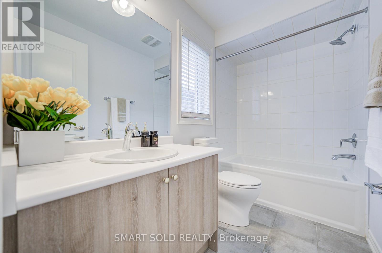 15 FOREST EDGE CRESCENT - 38